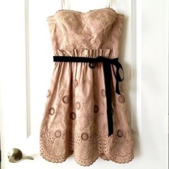 BCBGMaxAzria Mauve Rose Eyelet Taffeta Tie Dress Size 6 (small) - Picture 2 of 5